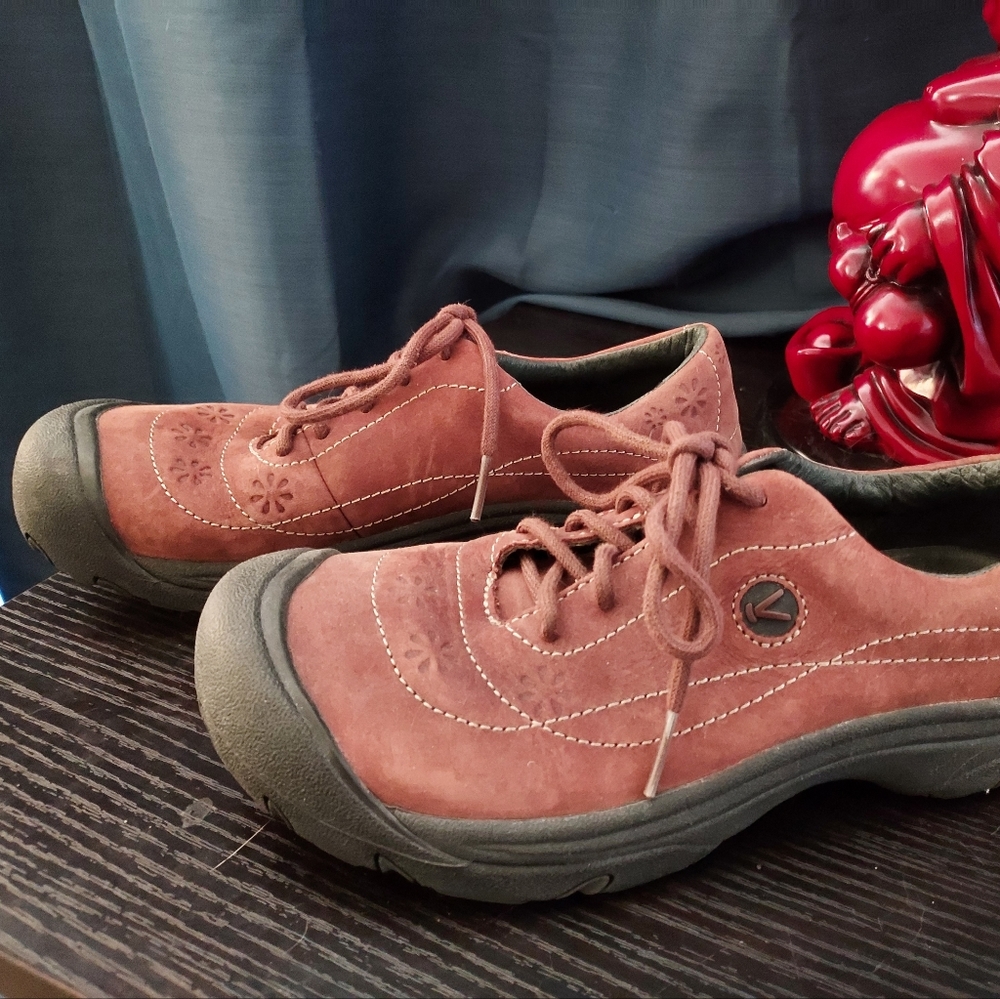 Keen women's shoes brown suede